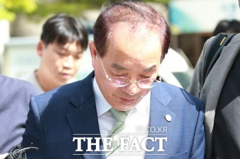 하윤수 부산교육감, 항소심서 포럼 운영 등 혐의 부인