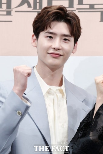 [단독] '드라마 덕후' 이종석, 에이스팩토리와 손잡고 제작사 설립
