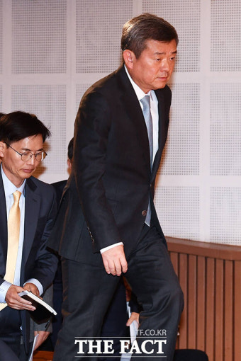 대국민 기자회견 참석하는 박민 KBS 사장 [포토]