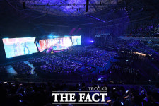 롤드컵 응원 열기로 뜨거운 고척돔 [TF사진관]