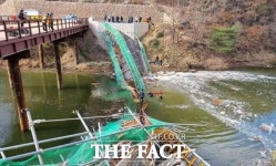 경주 안계저수지 교량 건설 중 교각 붕괴…8명 사상