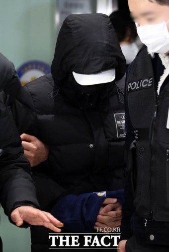 경찰, '경복궁 낙서' 2명에 구속영장…배후 검거도 주력