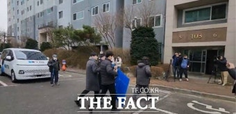 경찰, '이재명 습격' 60대 주거지와 사무소 압수수색