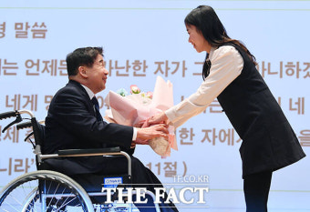 판사 출신 유철환 신임 권익위원장 