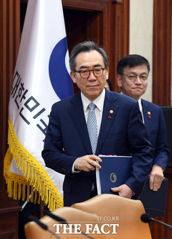 비상경제장관회의 참석하는 조태열 외교부 장관 [포토]