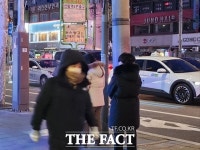 공사장도 과일가게도 꽁꽁…최강 한파에 얼어붙은 도심