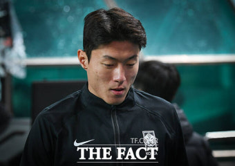 [단독] 출국금지 해제된 황의조… '英 출국 전 모습 포착'