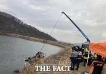 대구 용연저수지 차량 추락…60대 운전자 숨져 