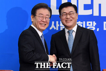 민주당 '충청 인재' 신용한-이재관-김제선 3인 영입 [TF사진관]