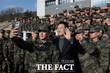 尹, 해병부대 방문…적 도발시 선조치, 후보고 원칙으로 대응 