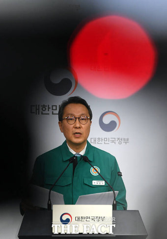 정부, 의사단체 집단행동 관련 브리핑하는 박민수 차관 [TF사진관]