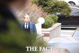 의협 집행부 소환조사 출석한 주수호 