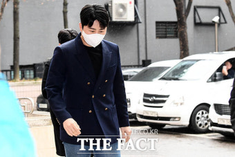 '음주운전·운전자 바꿔치기' 고개 떨군 채 법정 향하는 이루 [TF사진관]