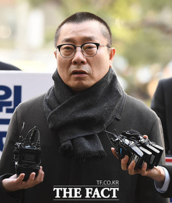 '전공의 집단사직 공모 혐의' 경찰 출석하는 박명하 [TF사진관]