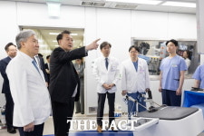 [속보] 尹 원주 디지털 헬스케어 산업 발전 중추 역할 적극 지원 