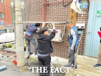 경상원-구리골목상인연합회, 수택동 노후 경로당서 환경개선 구슬땀
