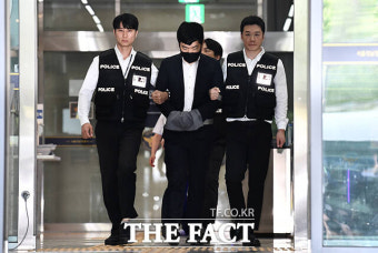 검찰로 송치되는 김호중-이광득-본부장 전 모 씨 [TF사진관]