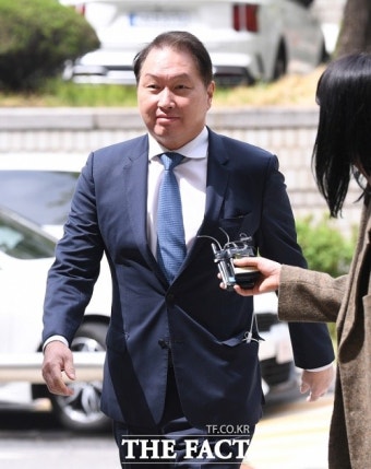 최태원 회장 측, 이혼 소송 판결문 최초 유포자 형사 고발키로