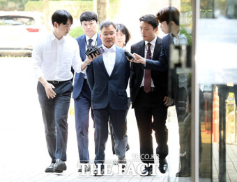 '허위 인터뷰 의혹' 구속기로 놓인 김만배 [TF사진관]