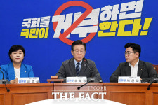 당대표 사퇴 선언은 언제?…숙고하는 이재명 대표 [TF사진관]