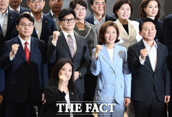 '늦참' 한동훈에 '악수 경쟁' 펼치는 나경원·원희룡·윤상현 [TF사진관]
