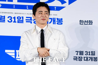 '파일럿' 조정석...'1인 2역' 두 얼굴의 온도차 [TF사진관]