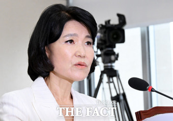질의에 답변하는 이진숙 후보자 [포토]