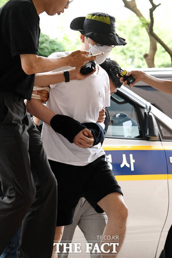 '일본도 살인' 피의자 구속심사 출석...