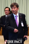 50억 클럽 4명 재판행…검찰 최재경·김수남 계속 수사