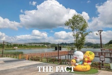 구름 위의 산책…낭만 가득한 시흥시 은계호수공원 [TF 사진관]