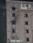'부천 호텔 화재' 불길에 그을린 외벽 [포토]