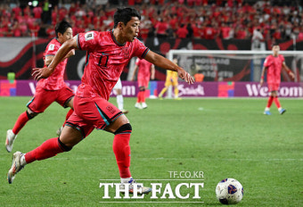 [속보] 황희찬 '번쩍' 선제골, 오만전 전반 10분 1-0 리드...손흥민 어시스트