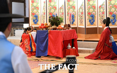 전통혼례 치르는 춘향이와 몽룡이 [포토]