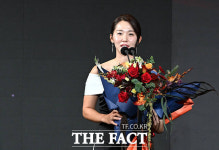수상 소감 밝히는 배소현 프로 [TF사진관]