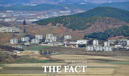 [현장FACT] 北 보며 커피 한 잔?…입장료에 검문, 등산까지 (영상)