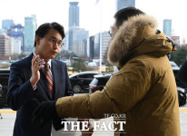 '탄핵 반대' 윤상현, '찬성' 김상욱과 설전...