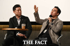 CGV, 최초 4면 SCREENX관 론칭...좌,우, 정면 넘어 천장까지 스크린 [TF사진관]