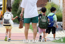 시니어는 일자리, 맞벌이는 아이 돌봄…일석이조 자치구 정책