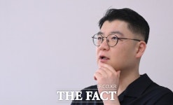 [인터뷰] 작가 홍대선 박정희를 움직인 동력, 유신