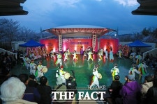 사천 선진리성 벚꽃축제 성료…대한민국 탈춤제도 함께 열려
