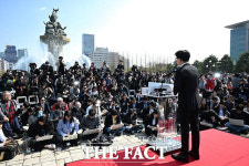한동훈 대선 출마 선언 "단순 선거 아닌 전쟁, 괴물정권 탄생 막아야 한다" [TF사진관]