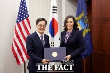 김동연, 미국 미시간주지사와 자동차 부품관세 공동 대응 4개항 합의