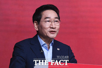 국민의힘 '첫 대선 경선 토론'...손 잡은 김문수-안철수-양향자-유정복 [TF사진관]