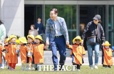 5월 황금연휴 맞아 전북도청 북적북적…어린이들 함박웃음