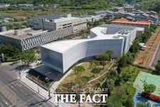 진주시, 실크산업 재도약 위한 진주실크박물관 준공…100년 전통 알리는 복합문화공간