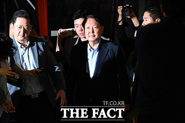 윤석열 전 대통령, 부정선거 영화 시사회 참석 논란 확산