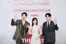 쌍둥이 자매의 로맨틱 성장 드라마 미지의 서울 [TF사진관]