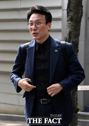 김민석 국무총리 후보자, 미소 지으며 청문회 준비단 사무실 출근 [TF사진관]