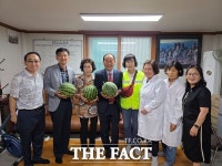 대전 대덕구 비래동, 경로당 방역·수박 나눔 행사