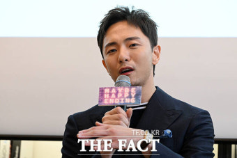 브로드웨이 홀린 '어쩌면 해피엔딩' 박천휴 작가 [포토]